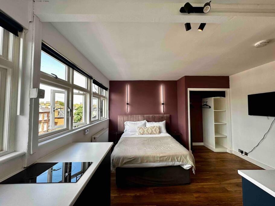 Cozy Near Regent's Park N9 Apartment London