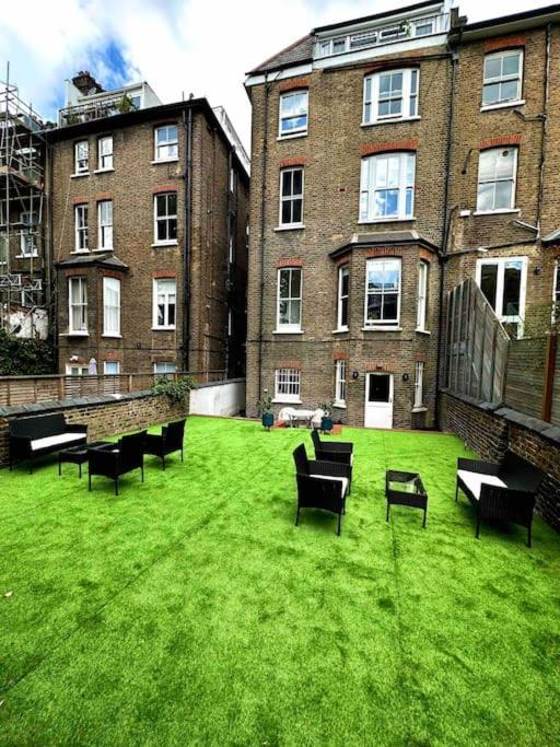 Cozy Near Regent's Park N9 London